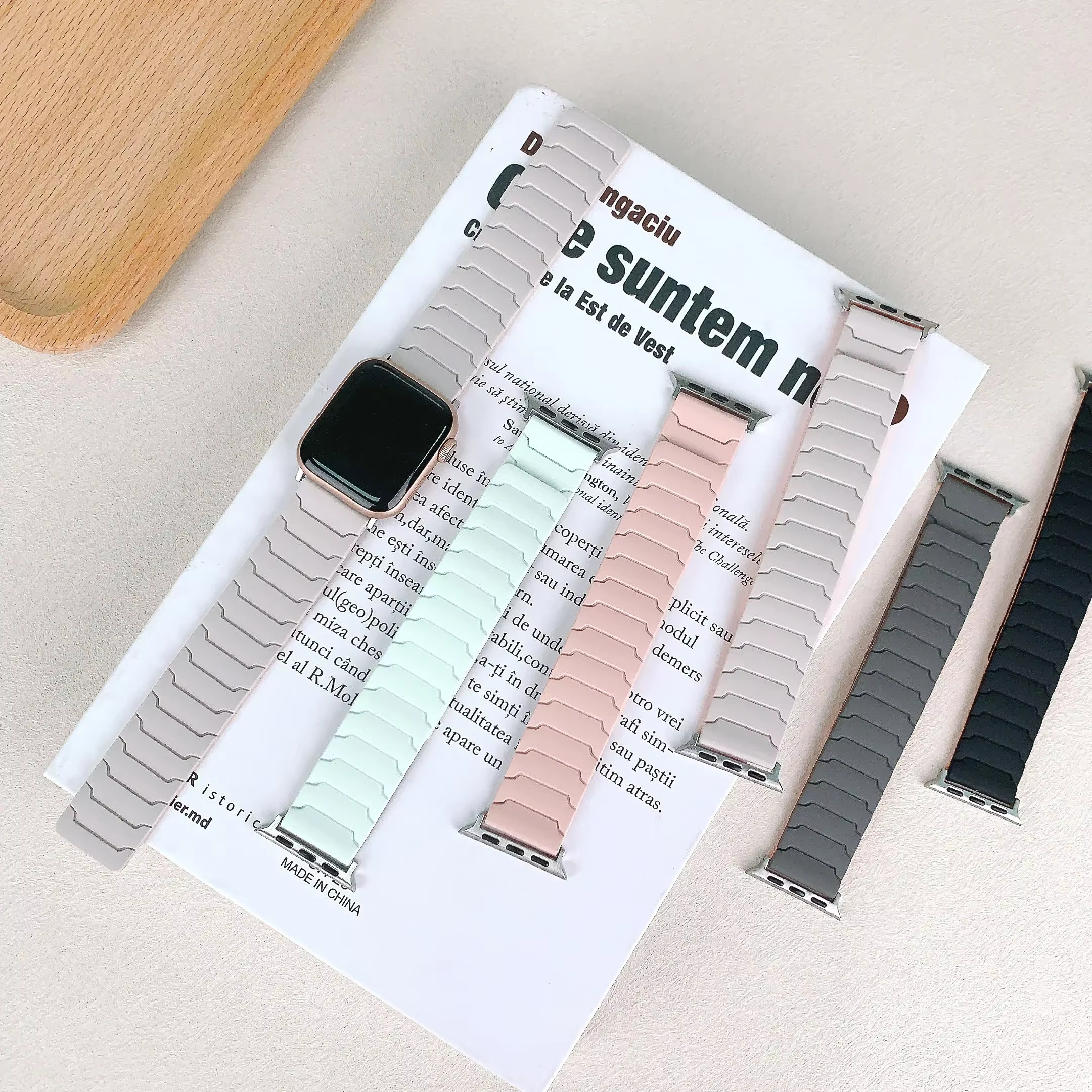 Bandes à boucle magnétique en Silicone pour Apple Watch