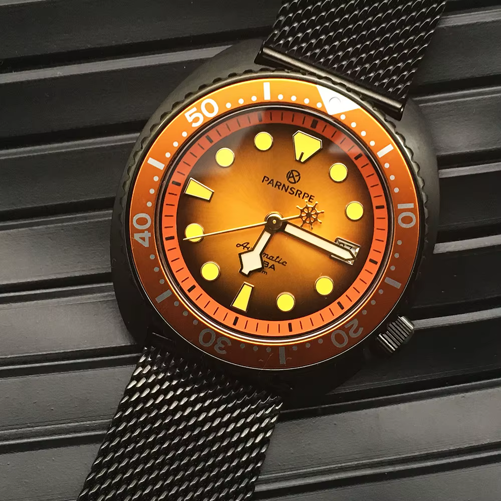 PARNSRPE Diver Orange turtlMontre mécanique automatique pour homme Cadran aseptique Verre saphir Indicateur de date Mouvement japonais NH35