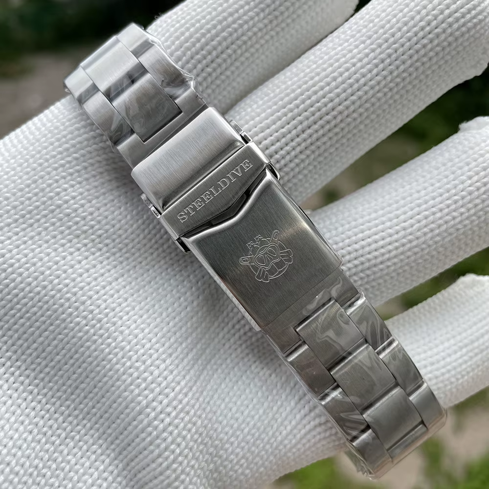 Montres de plongée automatiques STEELDIVE SD1970W