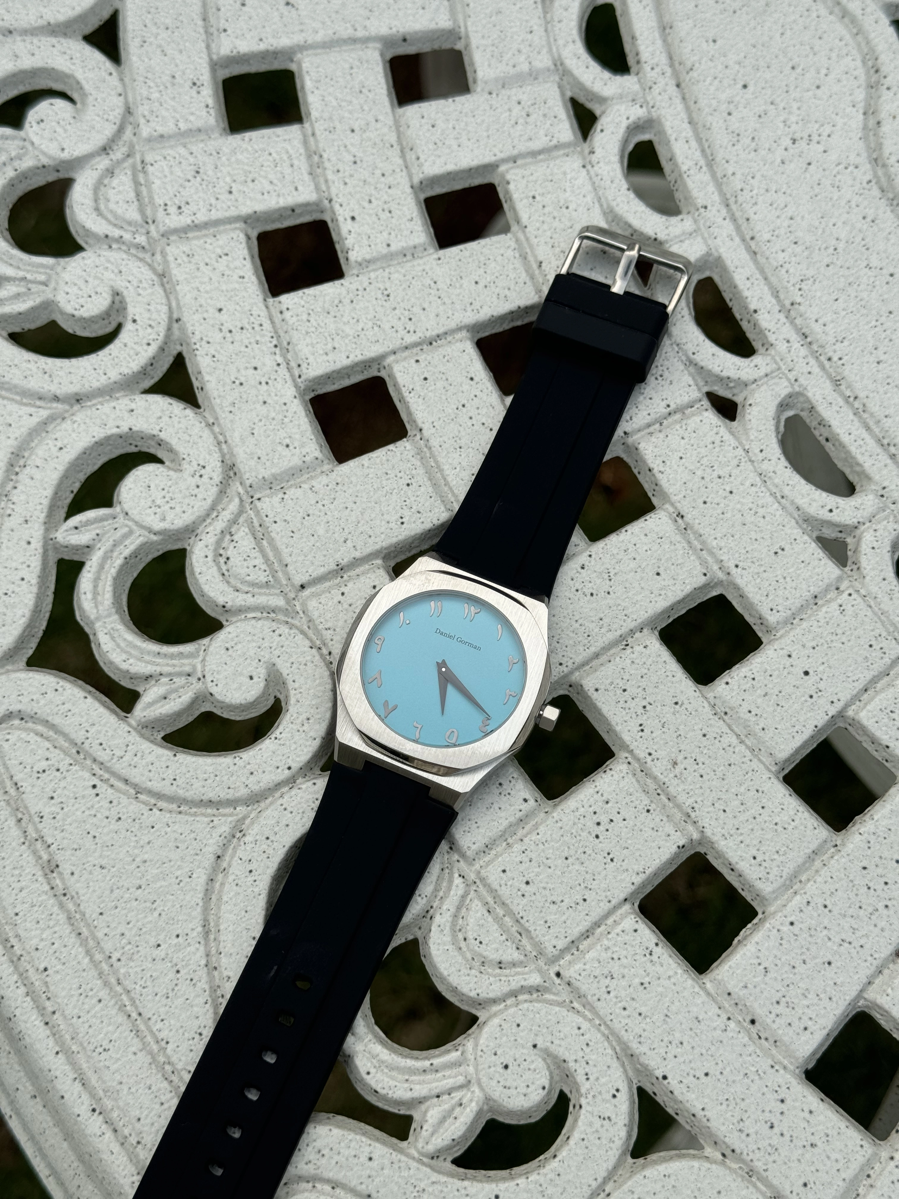 2026 Nouvelle montre à quartz ultra-mince de luxe pour hommes - Chiffres arabes en acier inoxydable - Montre-bracelet étanche 50M - Des original