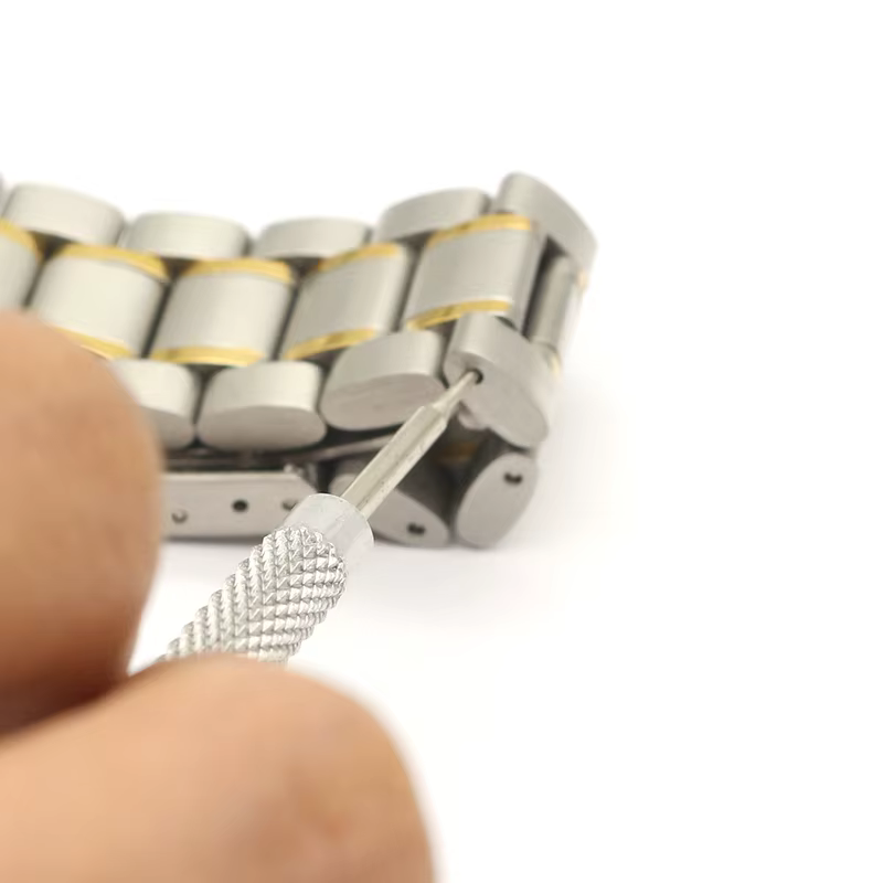 Outil de réparation de bracelet de montre en métal