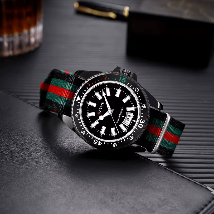Nouvelle montre de calendrier à bracelet en nylon pour hommes à la mode
