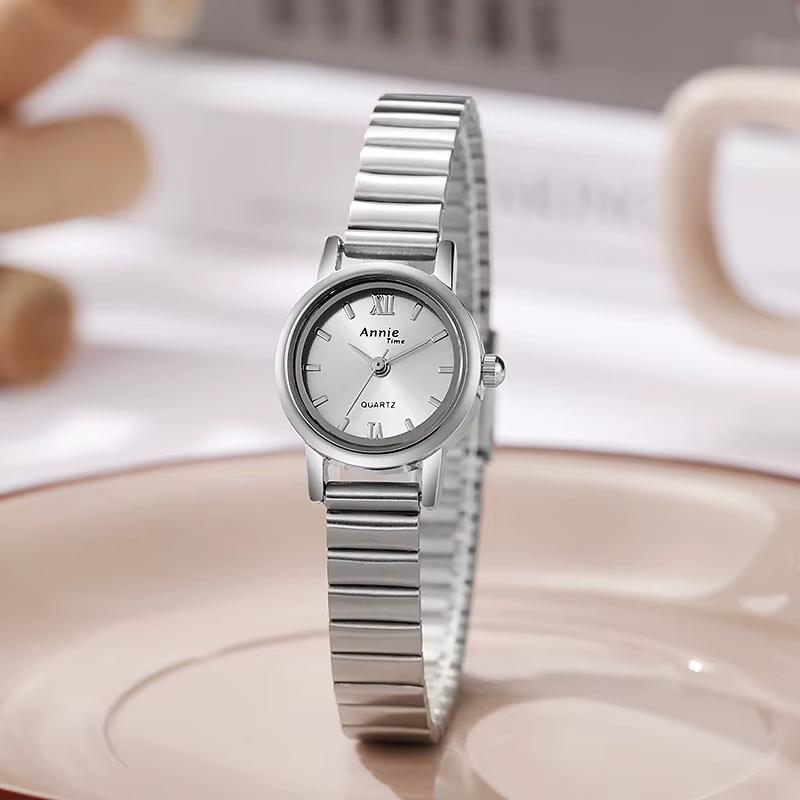 Nouvelle montre en or mode Simple cadran rond montres à Quartz pour femmes dames cadeau de luxe réglable bracelet en acier inoxydable montre-bracelet