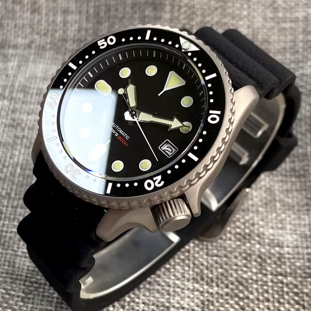 Titanium Diver NH35A noir automatique 200M hommes montre verre saphir 3.8 heures Date caoutchouc