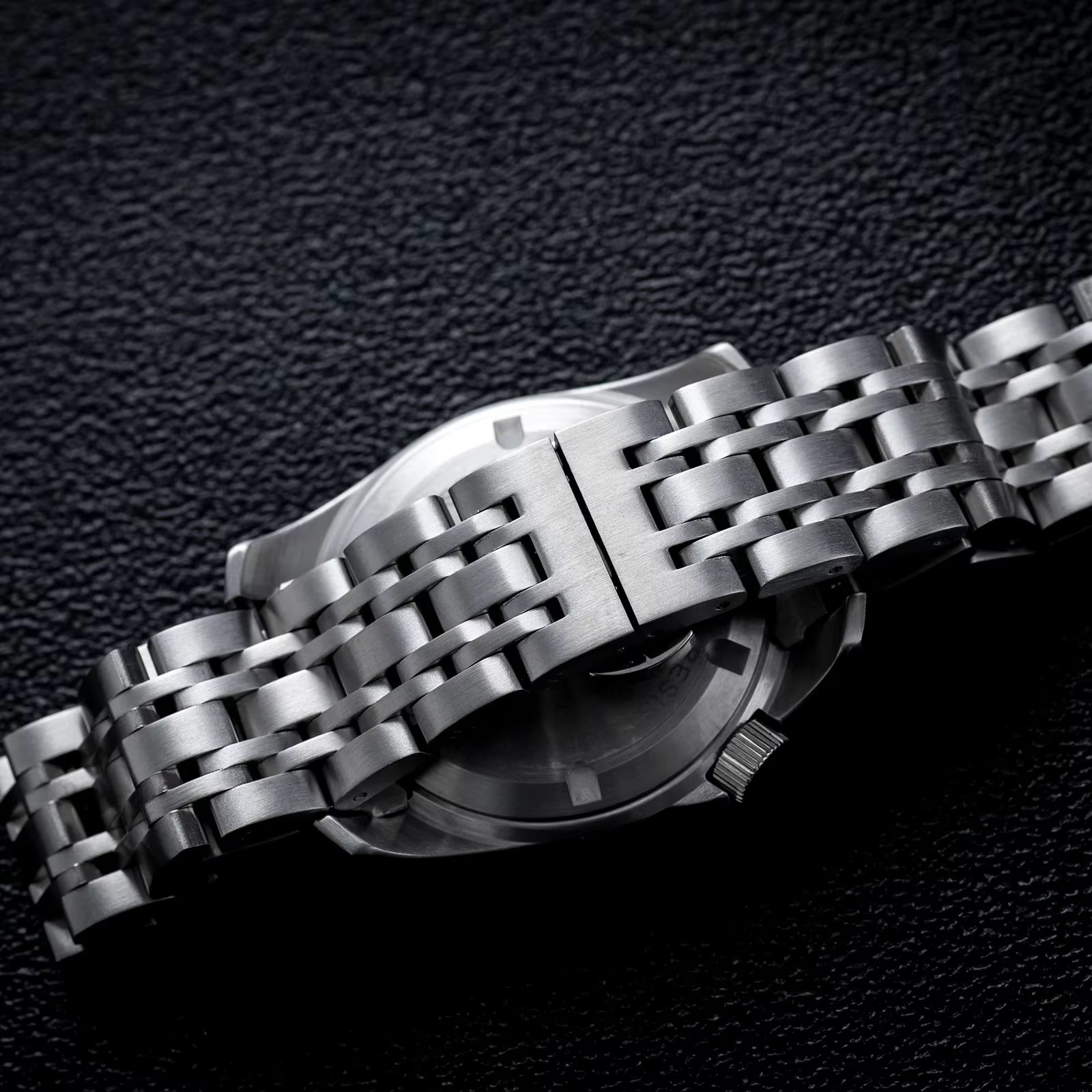 Montres pour hommes en acier inoxydable 316L avec cristal saphir