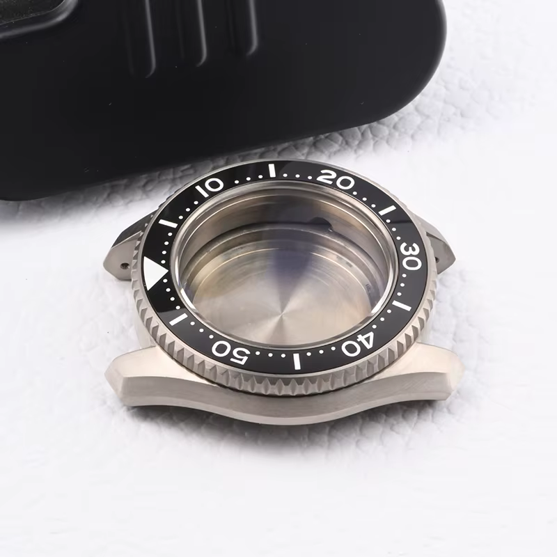 Boîtier de montre en titane MM300