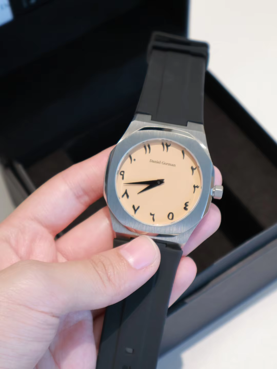 2026 Nouvelle montre à quartz ultra-mince de luxe pour hommes - Chiffres arabes en acier inoxydable - Montre-bracelet étanche 50M - Des original