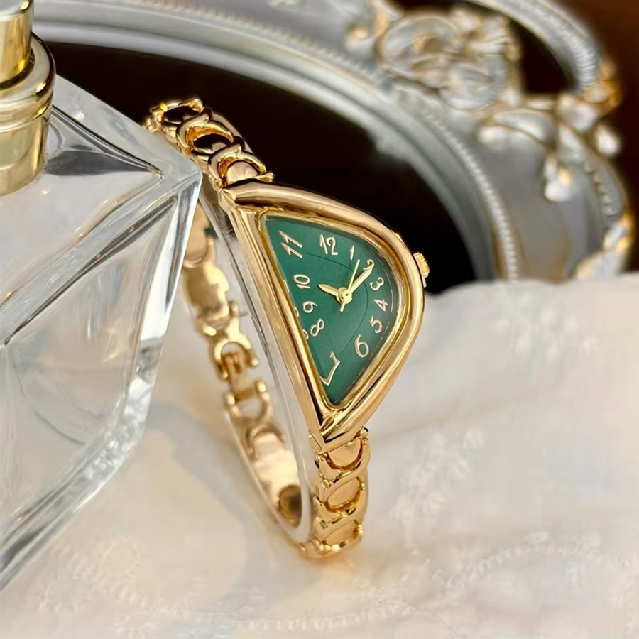 Montre pour femmes – Cadran en forme d'harpe