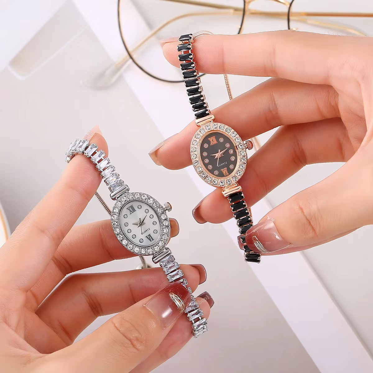 Montre de luxe en or rose avec strass pour femmes