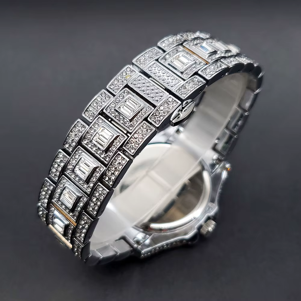 Montres pour femmes rouges