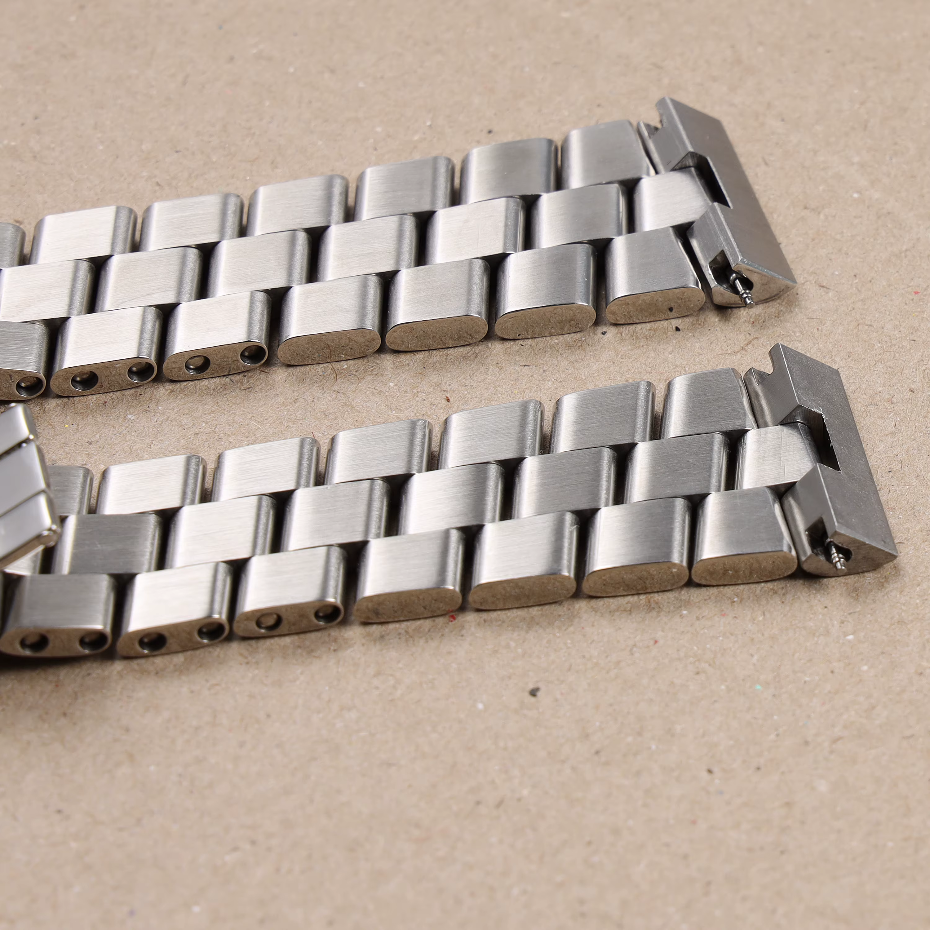 Bracelet de montre en acier inoxydable massif