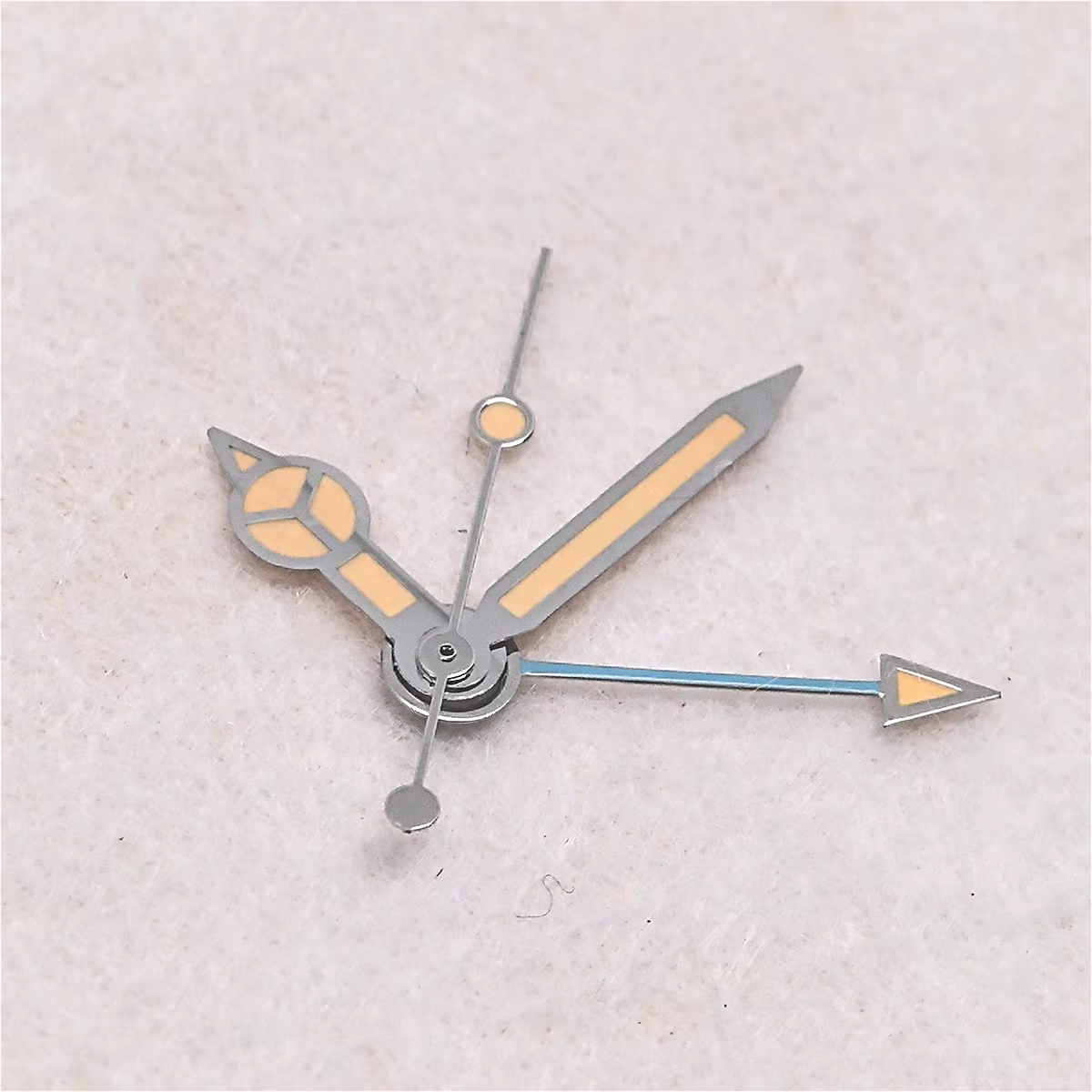 Aiguilles de montre Orange NH34 avec alarme GMT