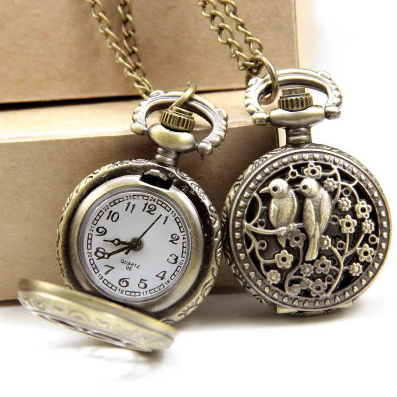 Montre à quartz Steampunk de poche vintage pour hommes