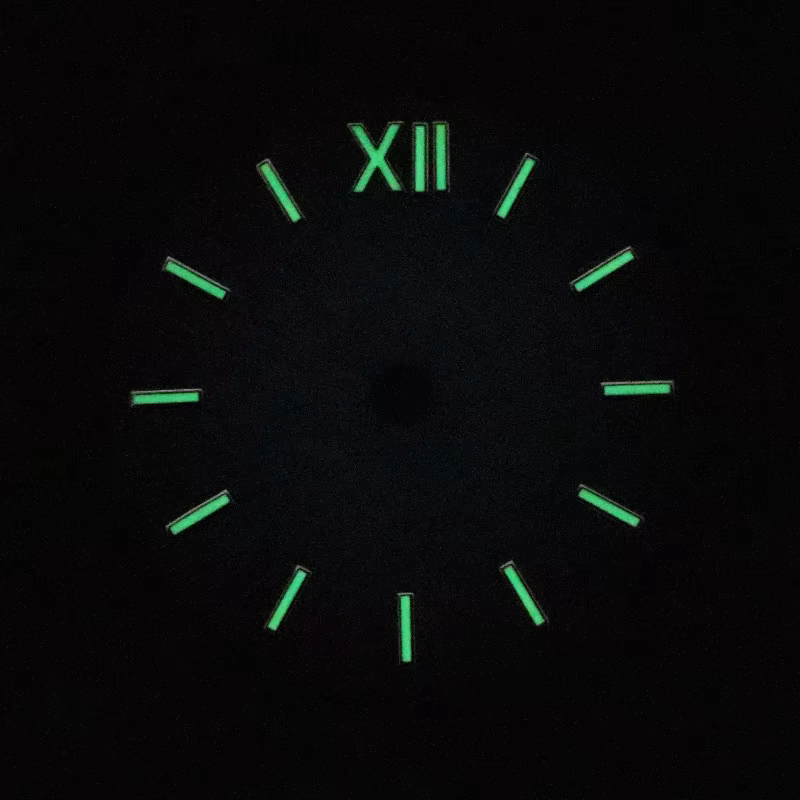 Cadran de montre de style nouveau avec luminescence bleu glace vert