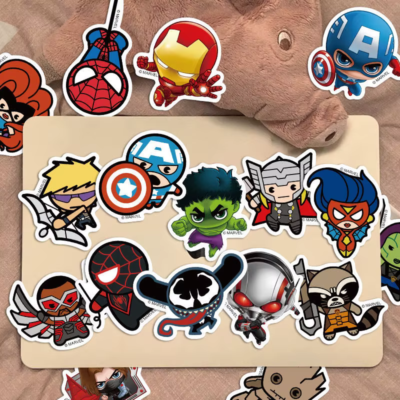 50 pièces Marvel les Avengers Anime dessin animé autocollant bricolage moto casque Skateboard ordinateur portable vélo voiture autocollants imperméables décalcomanies