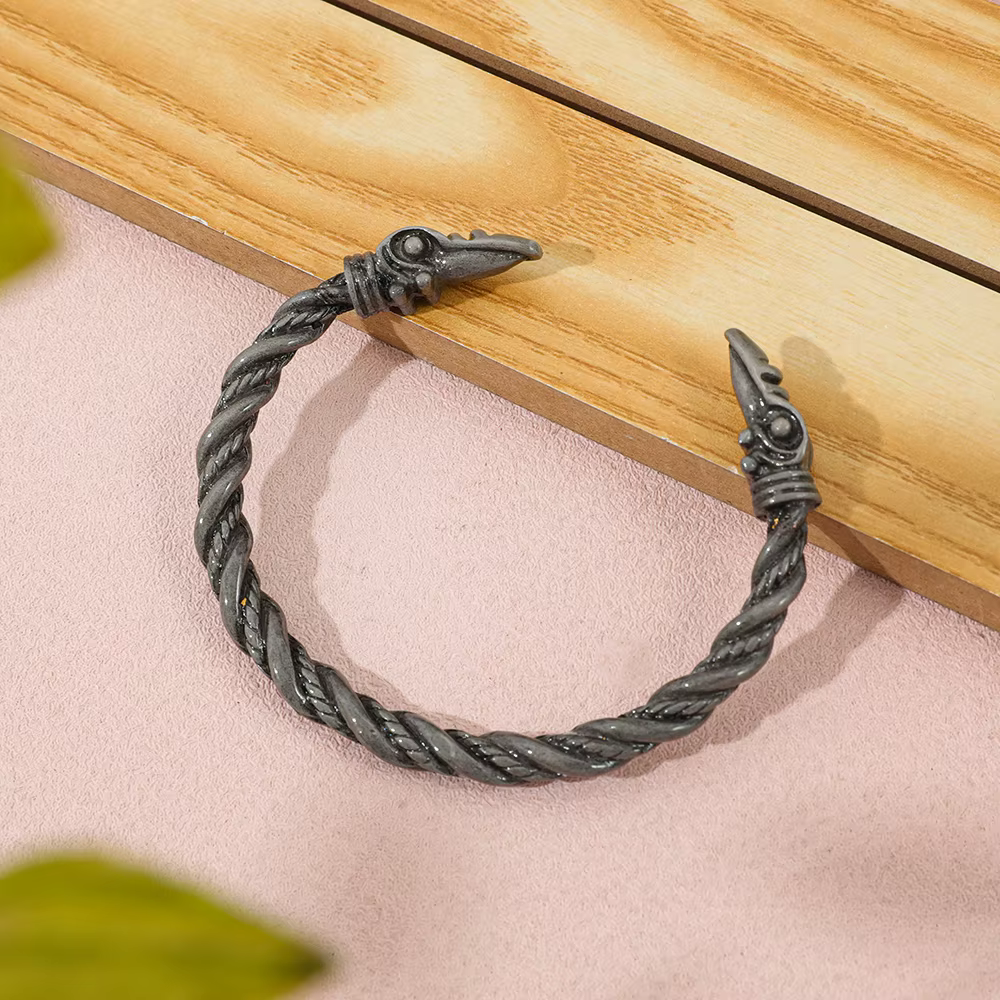 Bracelet manchette pour homme sur le thème du corbeau viking nordique - Bijou élégant inspiré de la mythologie