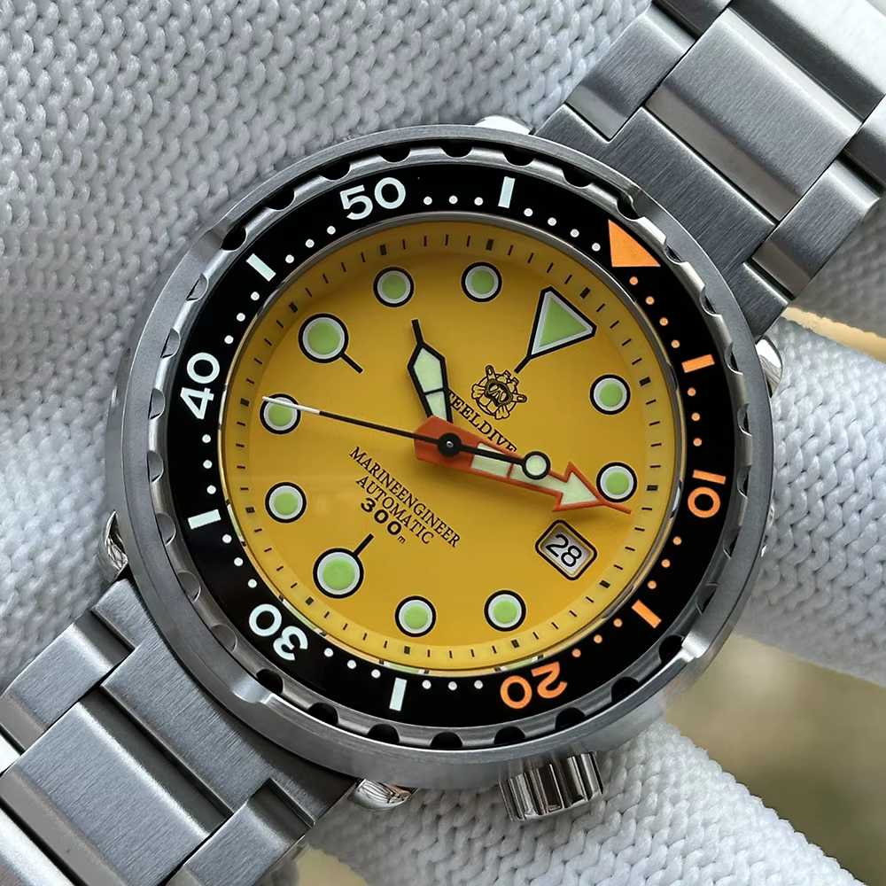 Montre de plongée automatique STEELDIVE SD1975C avec cadran jaune de 47