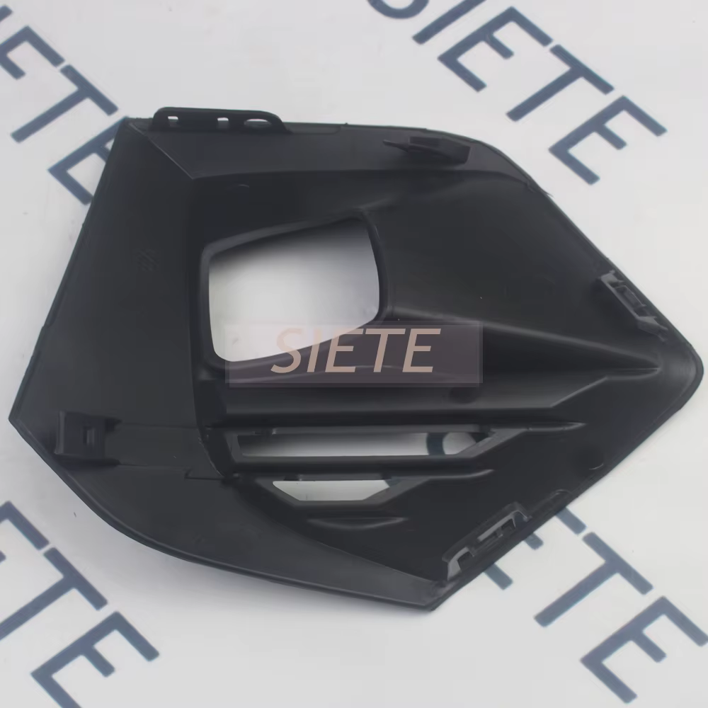 Une paire de calandre de pare-chocs avant pour Peugeot 2008 16683820XT 16683923XY 168464289V