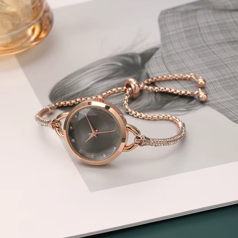 Montre à quartz avec bracelet en acier pour femme