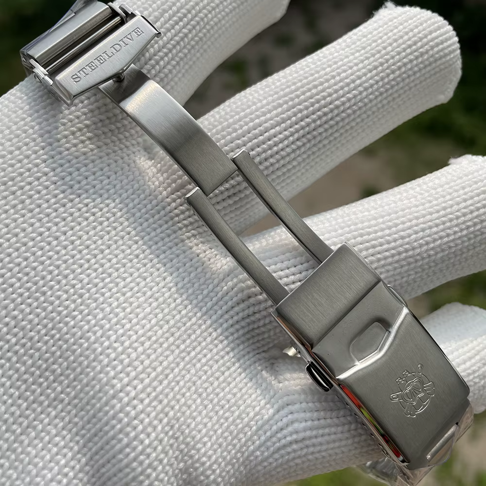 Montres de plongée automatiques STEELDIVE SD1970W