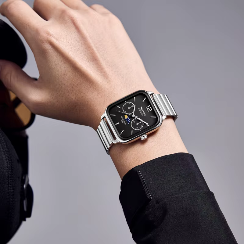 Montre multifonction carrée de petite taille avec phases de lune