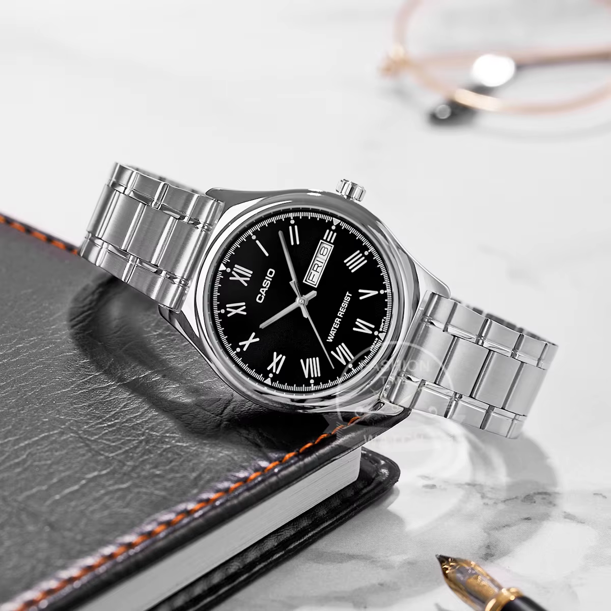 Montre Casio pour hommes simple à la mode