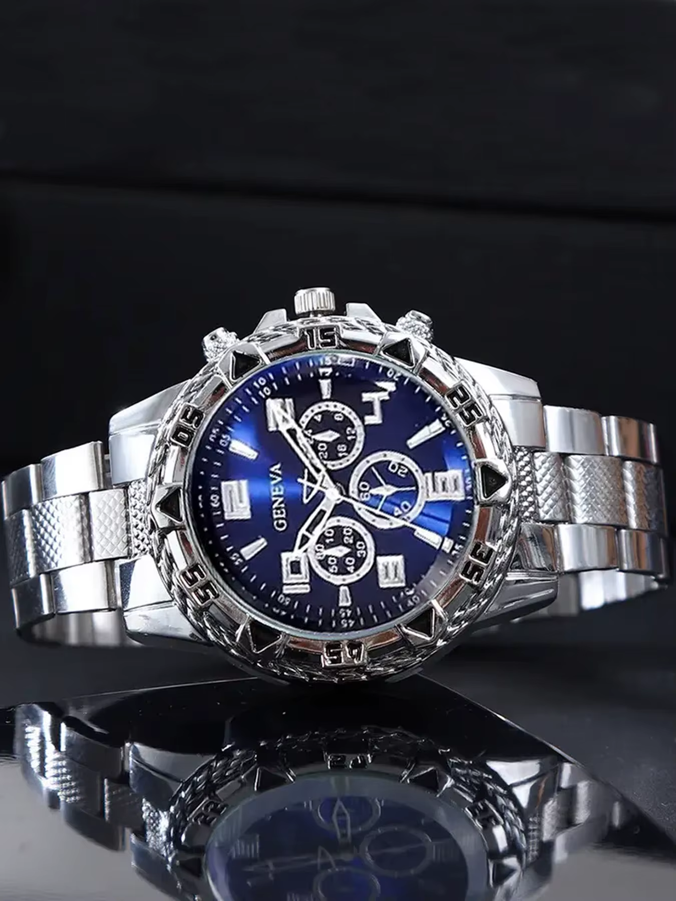 Montre pour homme en verre bleu avec bracelet en acier