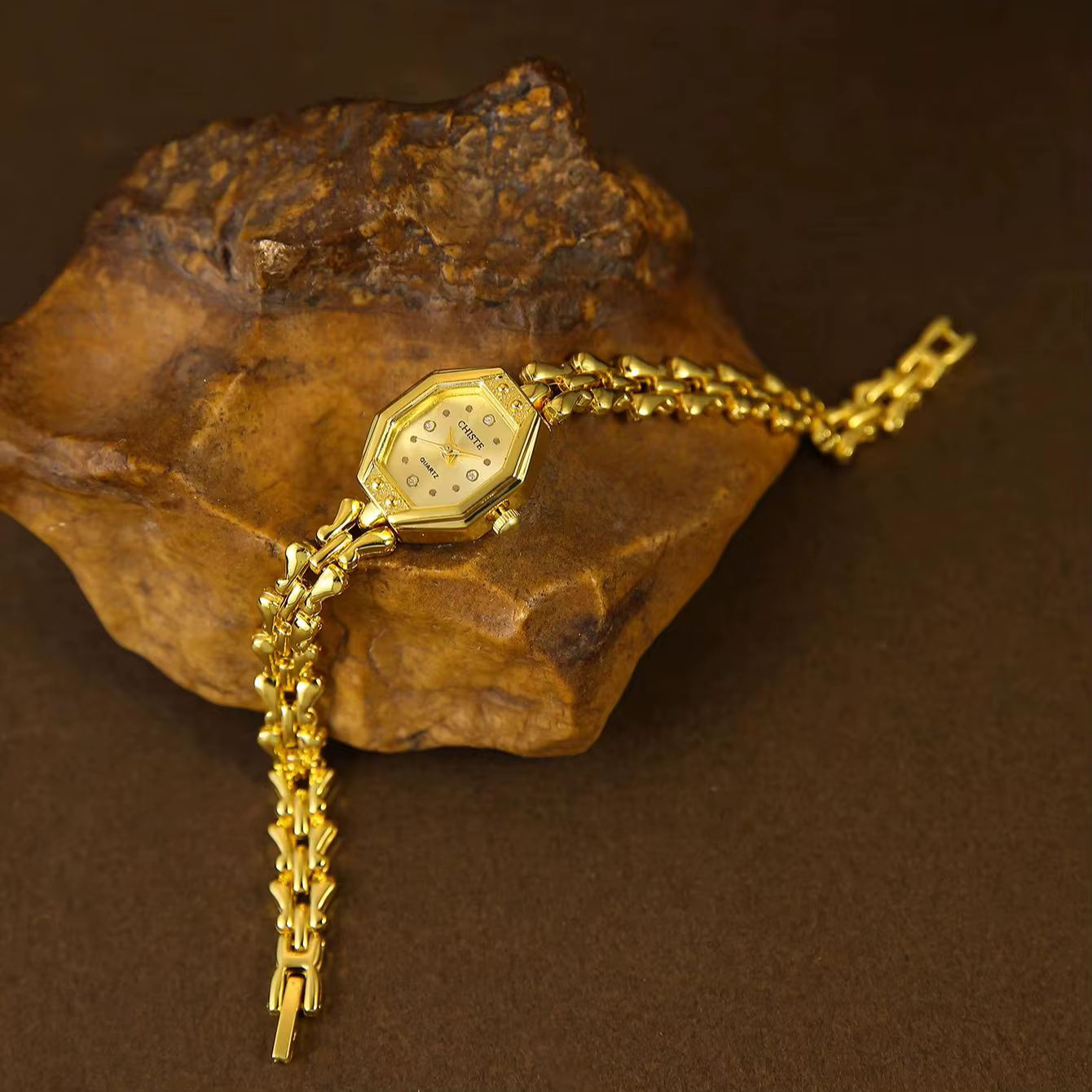 Petite montre vintage en or