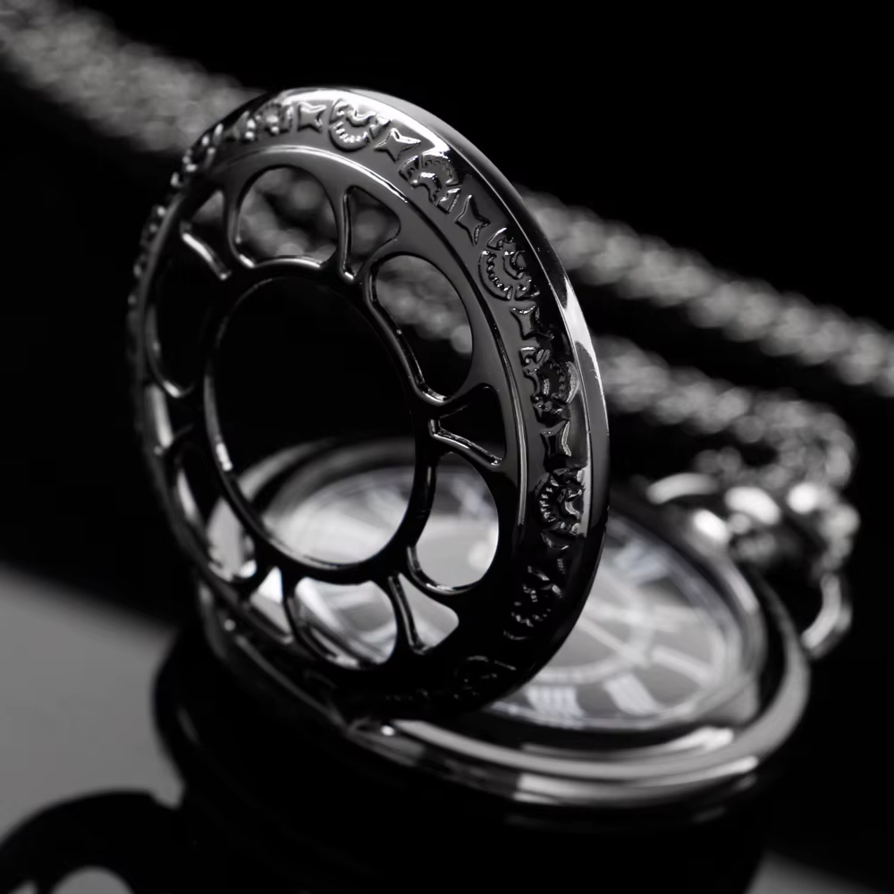 Montres de poche creuses noires pour femmes