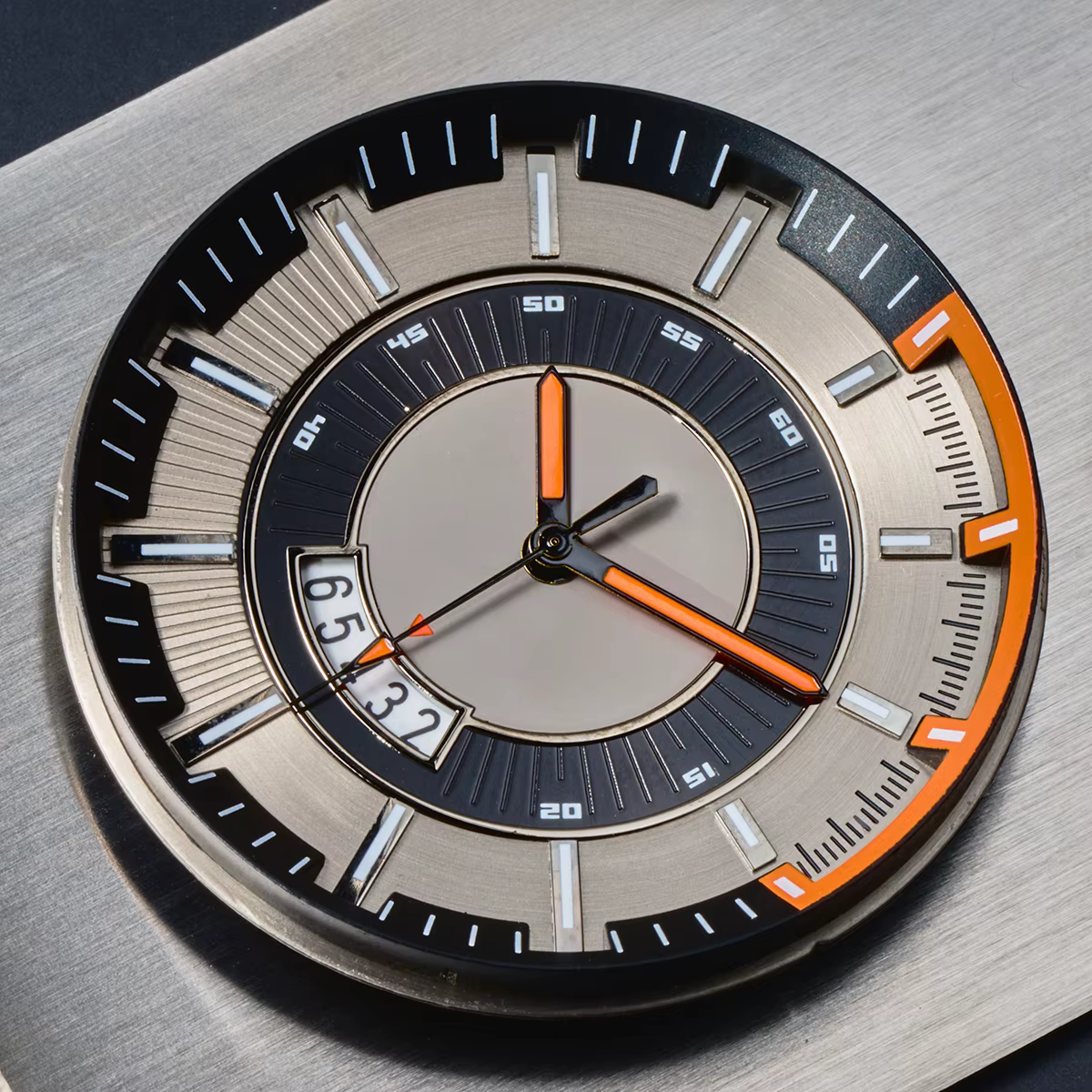 Aiguilles de montre Orange noir rouge vert