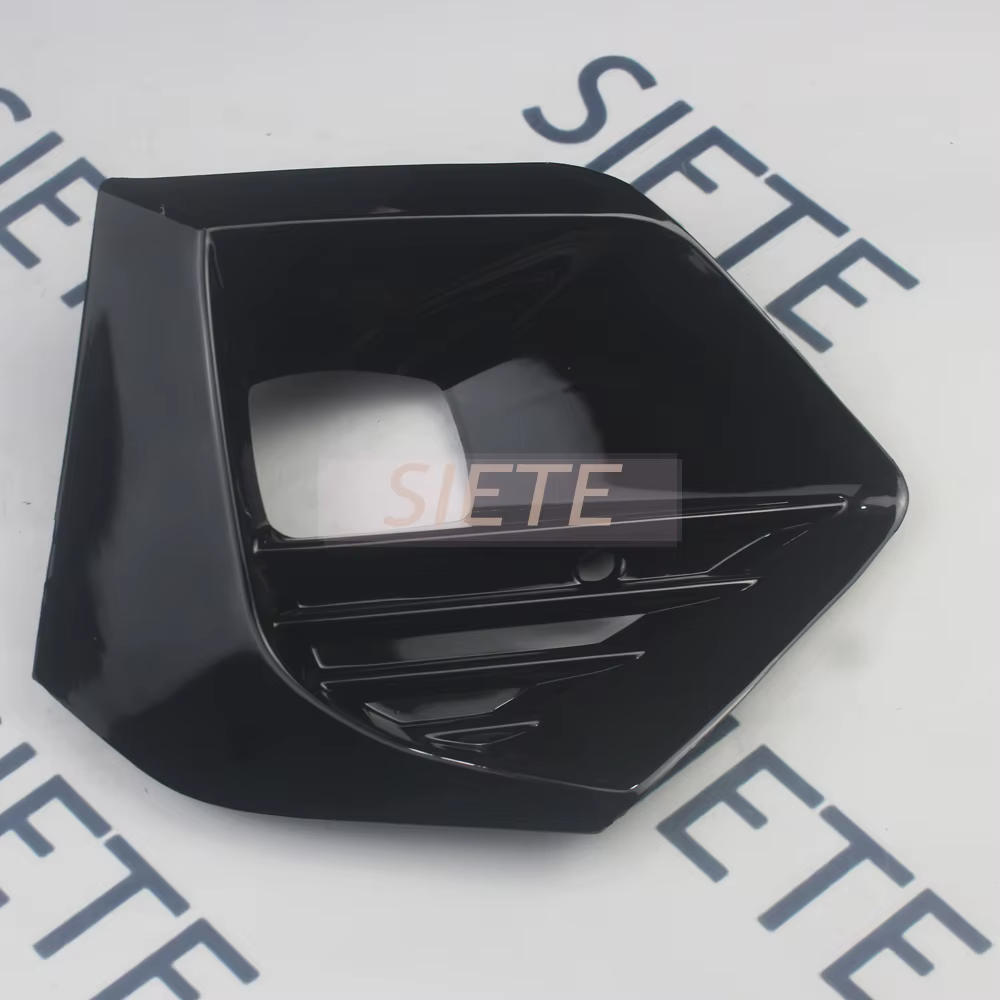 Une paire de calandre de pare-chocs avant pour Peugeot 2008 16683820XT 16683923XY 168464289V