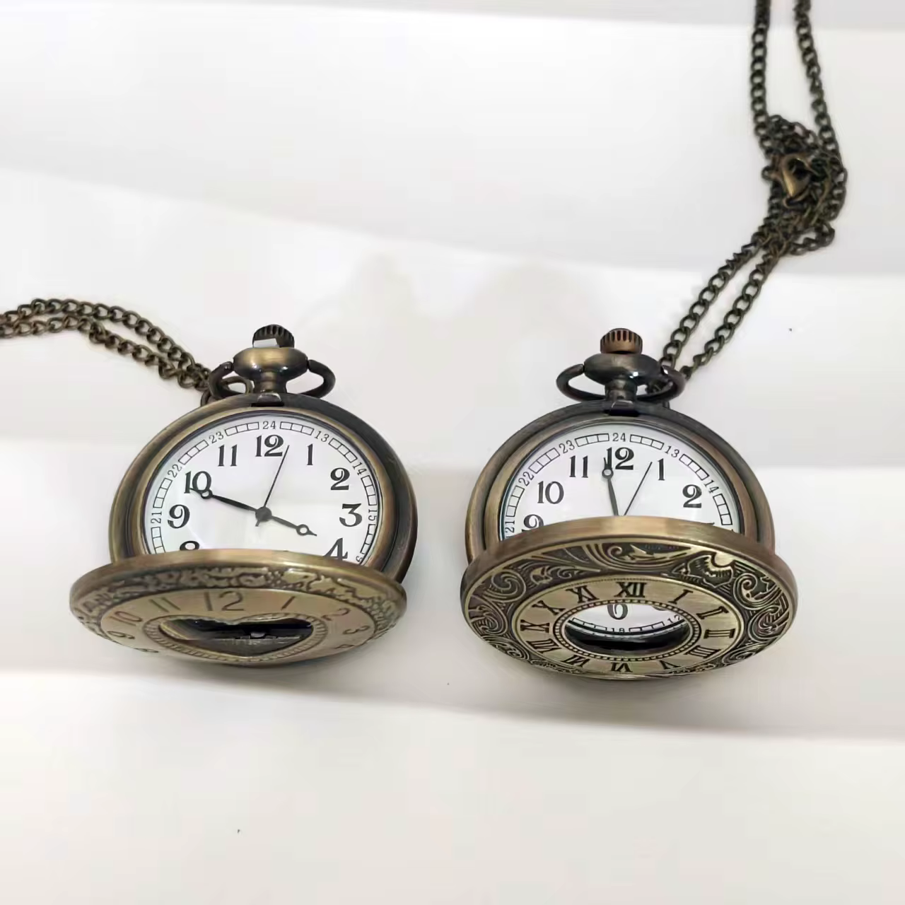 Montre de poche vintage à clapet avec chaîne
