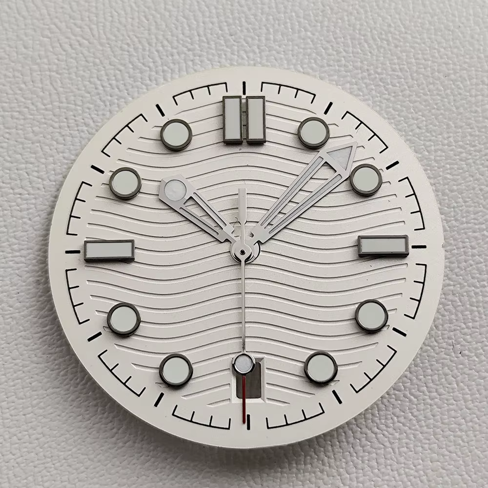 Nouveau cadran de 31.7mm de diamètre adapté au mouvement NH35 C3