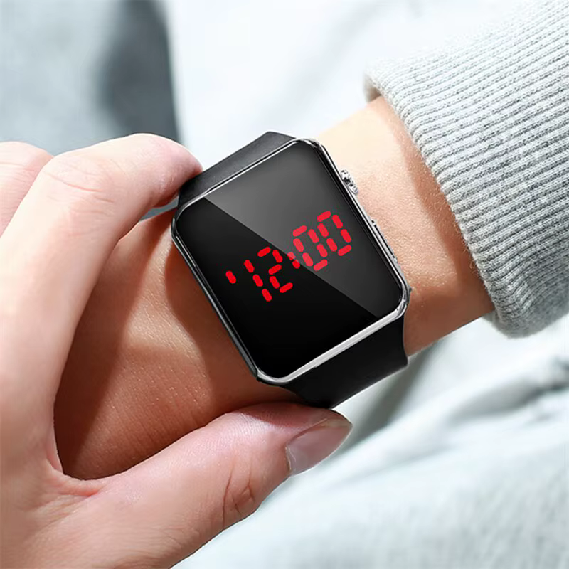Montre de sport numérique LED électronique pour femmes et hommes