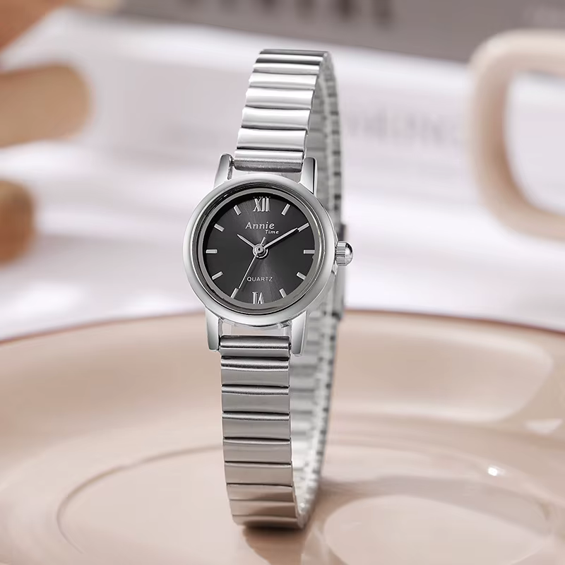 Nouvelle montre en or mode Simple cadran rond montres à Quartz pour femmes dames cadeau de luxe réglable bracelet en acier inoxydable montre-bracelet