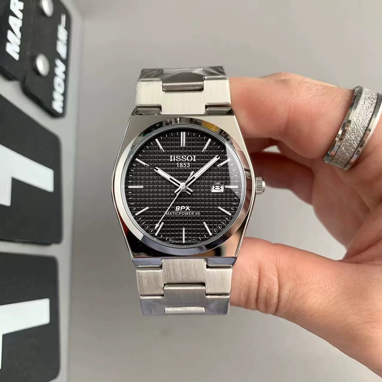 Montre à quartz pour homme de haute qualité