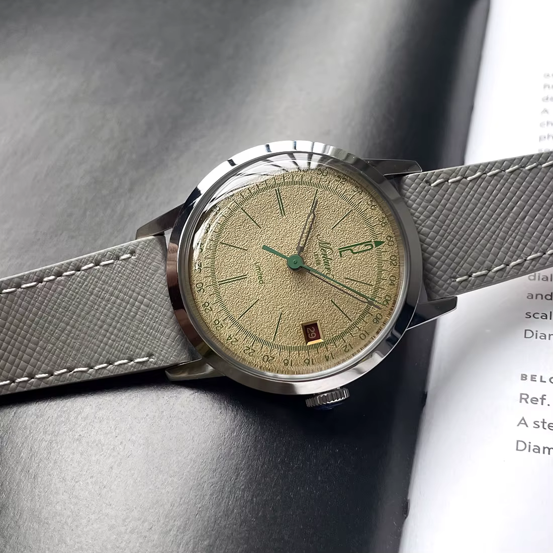 Montre mécanique à remontage manuel pour homme