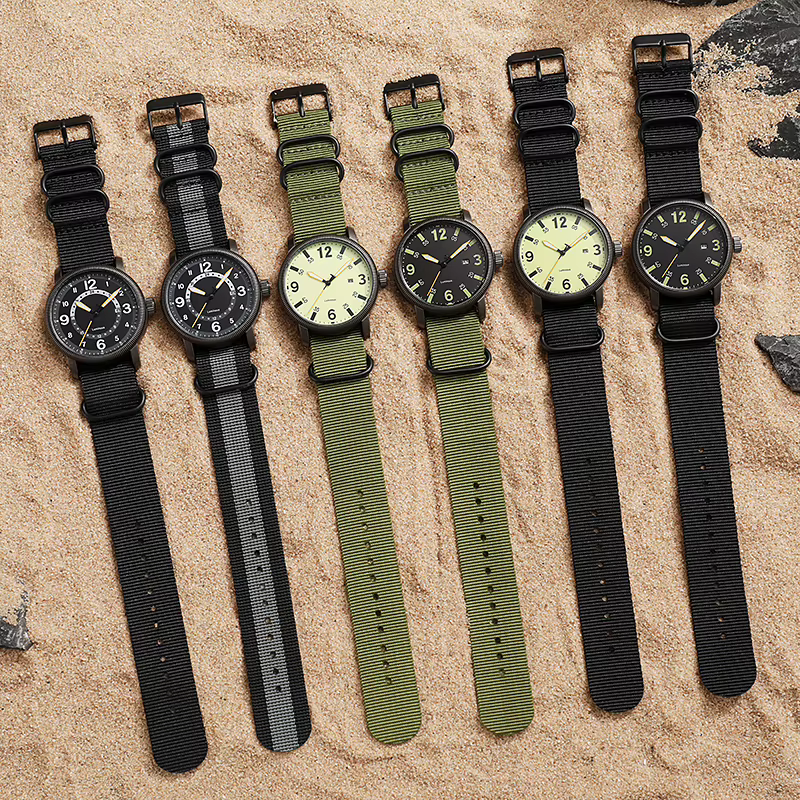 Montre de terrain TPW 2026 avec grands chiffres