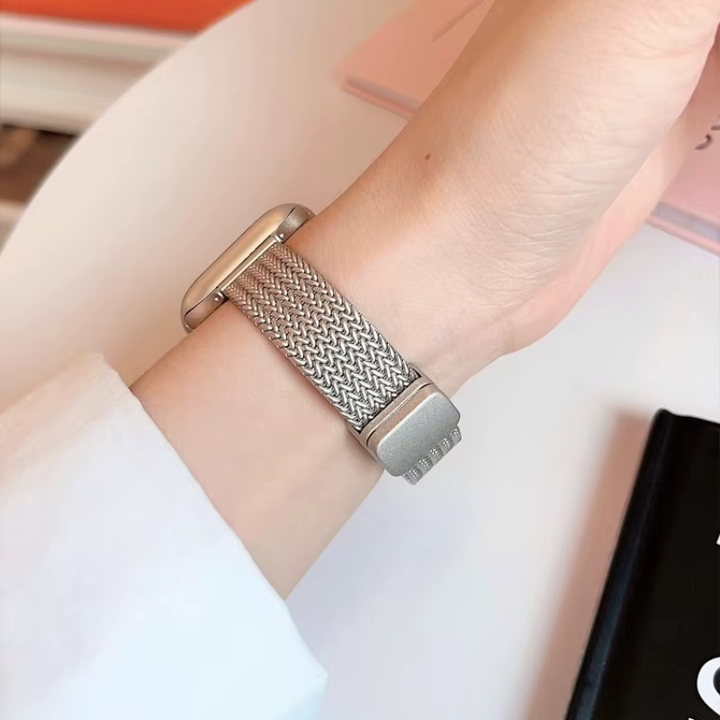 Bracelet magnétique en métal mince de luxe pour IWatch 9 8 7 SE 6