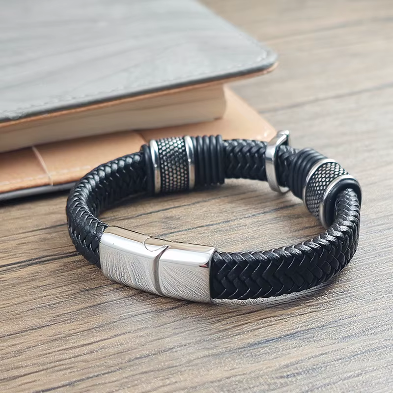 Bracelet magnétique en cuir noir de luxe