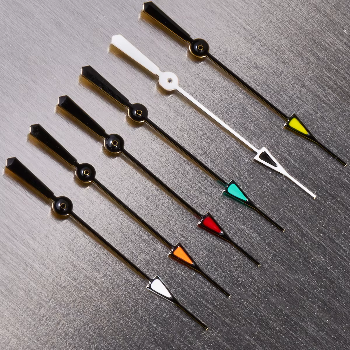Aiguilles de montre Orange noir rouge vert