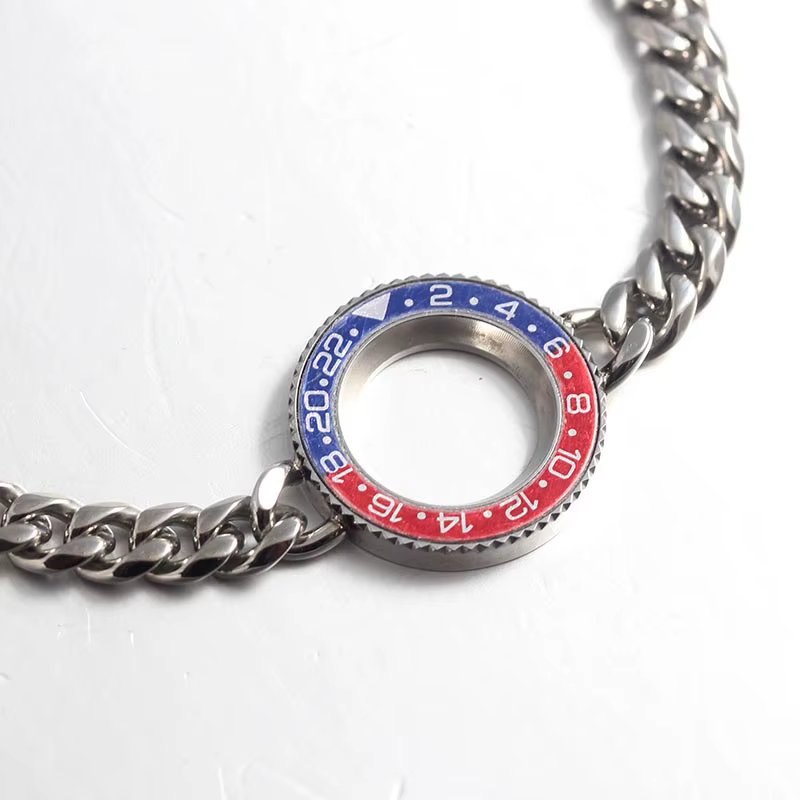 Montres avec tachymètre, lunette GMT et bracelet chaîne Cuba