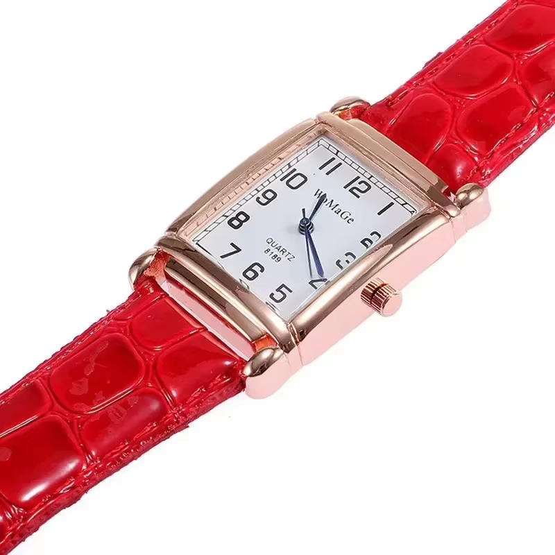 Montre à quartz avec bracelet en cuir pour femme