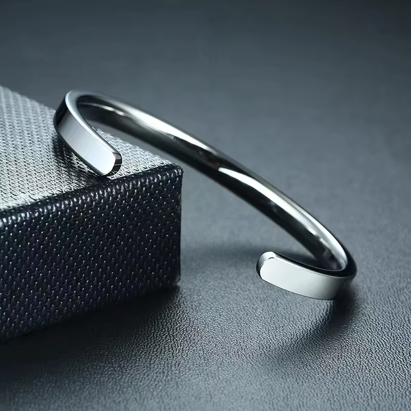 Bracelet classique de base personnalisé pour hommes et femmes