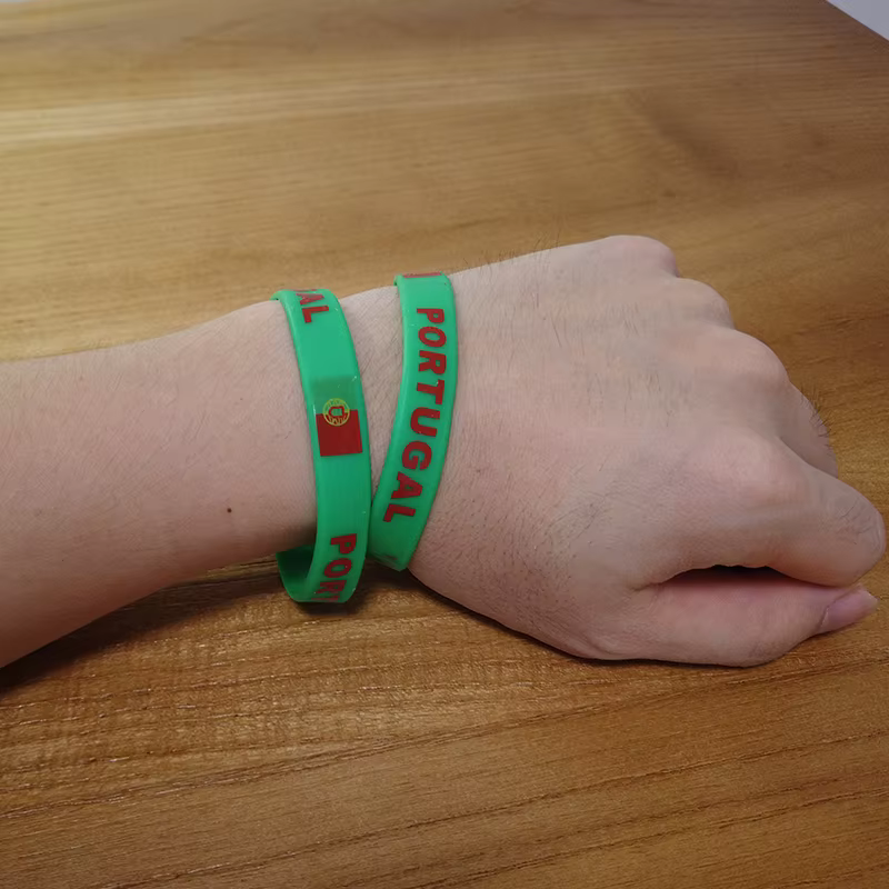 Bracelets de sport en silicone pour hommes et femmes