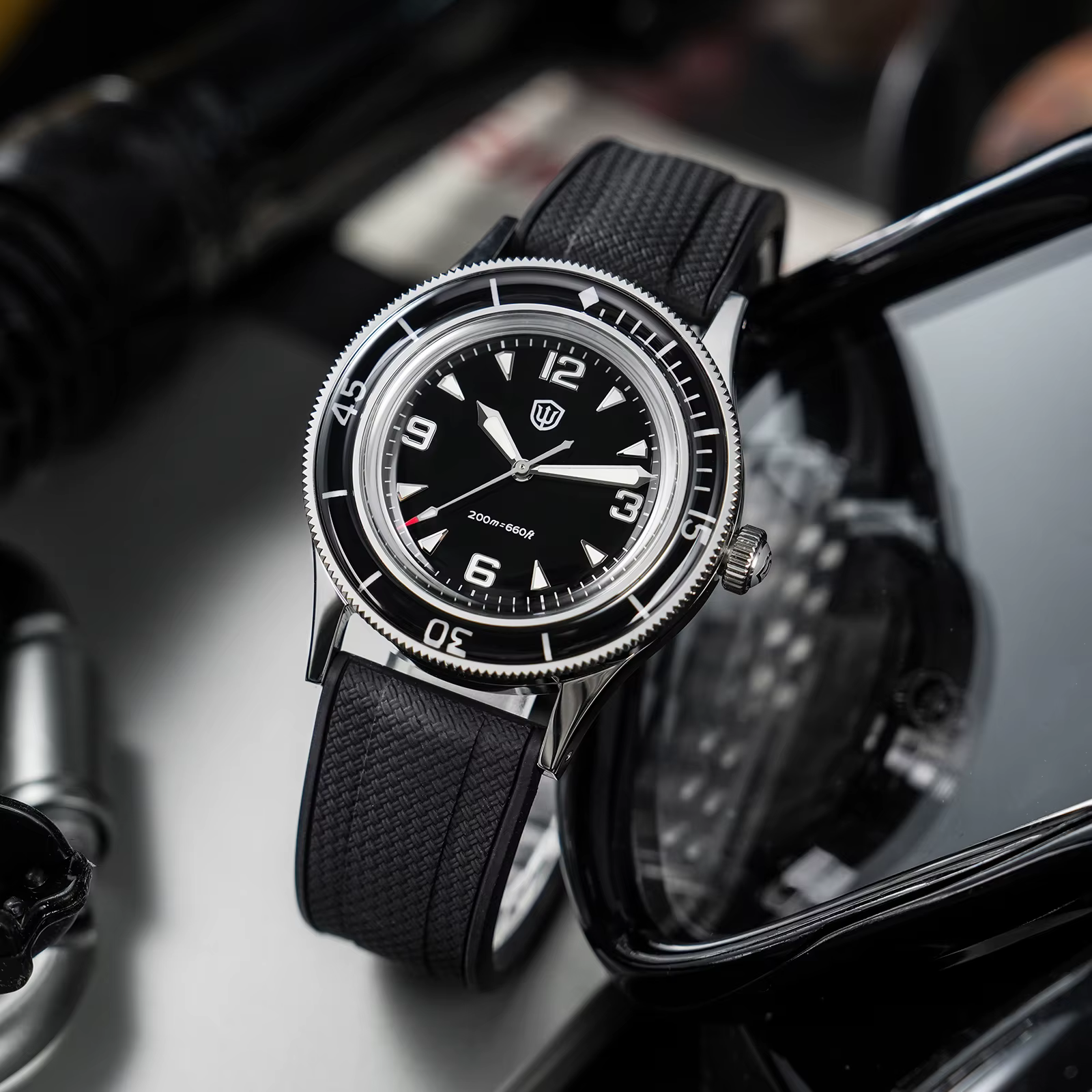 Watchdives – montre 50-Fathoms VH31