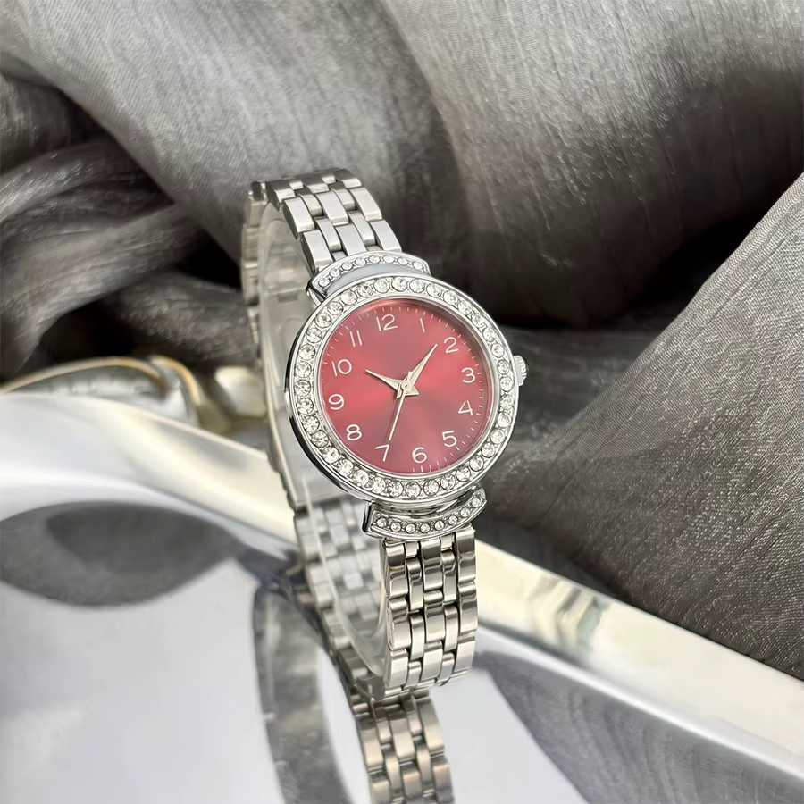 Montre élégante pour femme : cadran surdimensionné, verre convexe incurvé, bracelet en acier inoxydable durable, montre élégante argentée pour femme