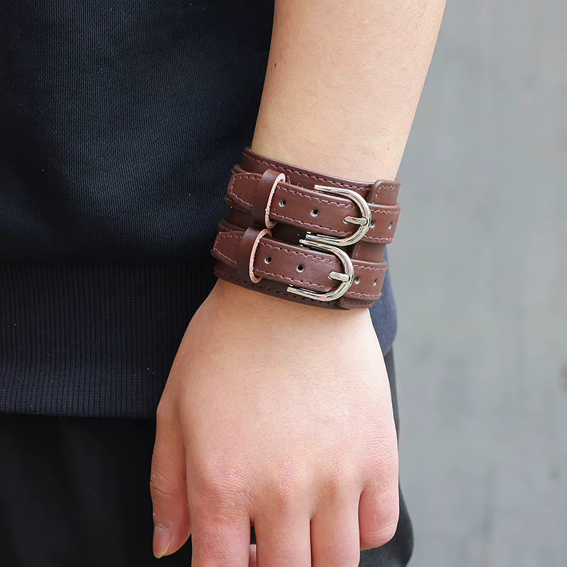 Bracelet large en cuir pour hommes
