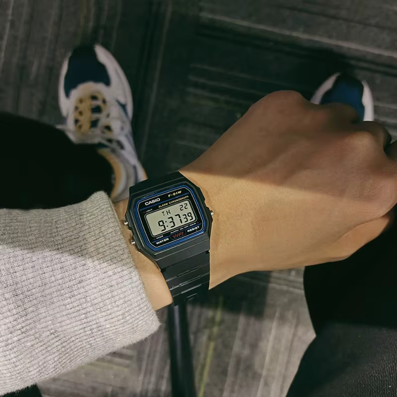 Montre à quartz étanche Casio F91W