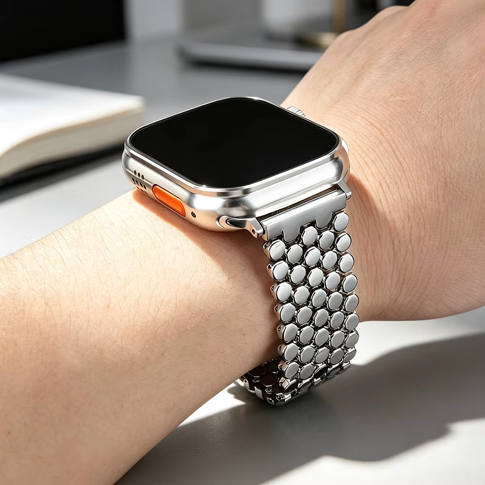 Bracelet en métal nid d'abeille pour Apple Watch Series 49mm 46mm 45mm 44mm 42mm 41mm 40mm